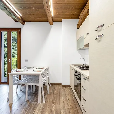 Lake View Apartment
